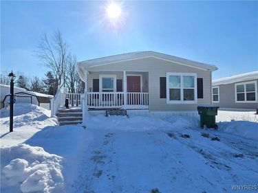 6 Laurel St, Quarry Hill, Akron, NY 14001