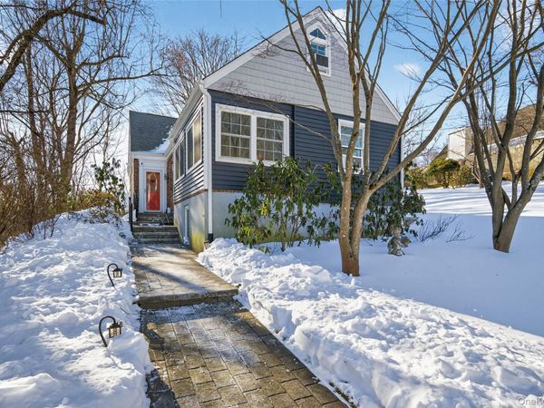 108 La Rue Drive, Huntington, NY 11743