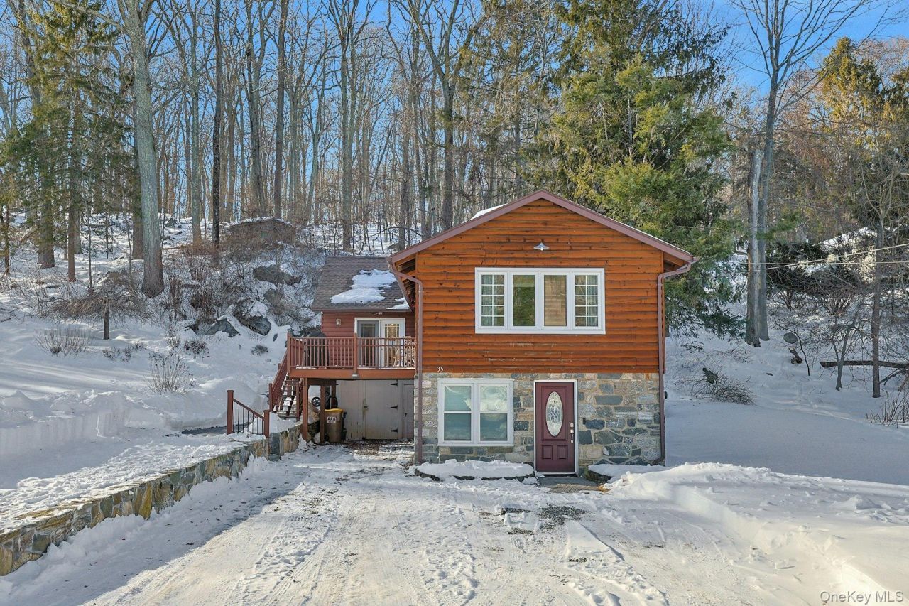 35 Barger Street, Putnam Valley, NY 10579 Main Photo