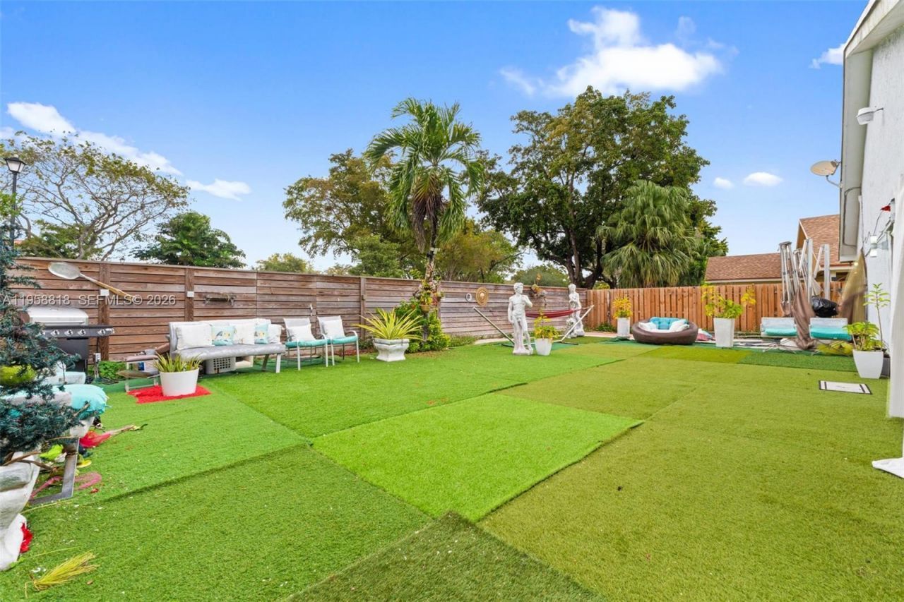 5018 SW 148th Pl, Miami, FL 33185 Photo