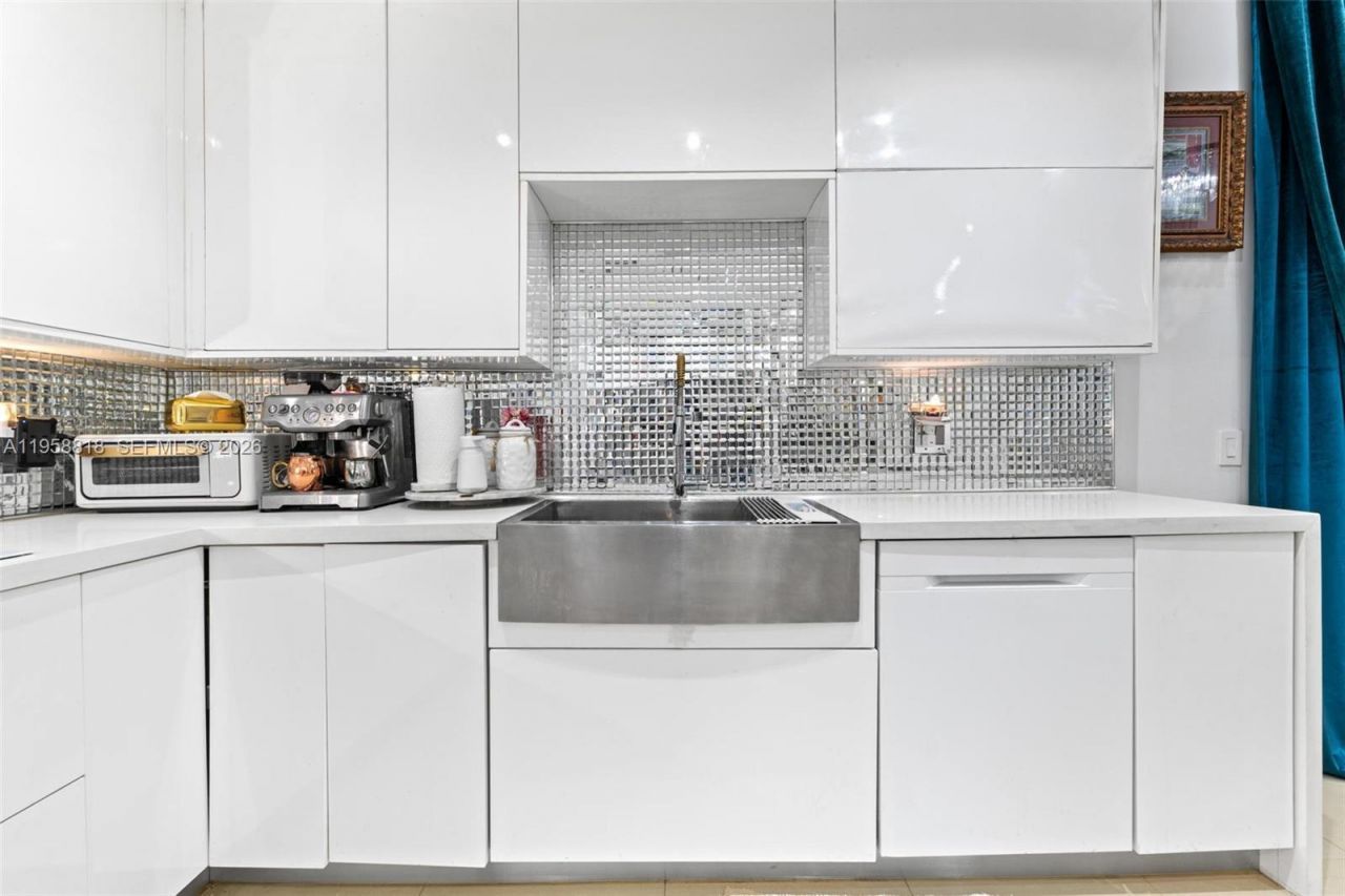 5018 SW 148th Pl, Miami, FL 33185 Photo