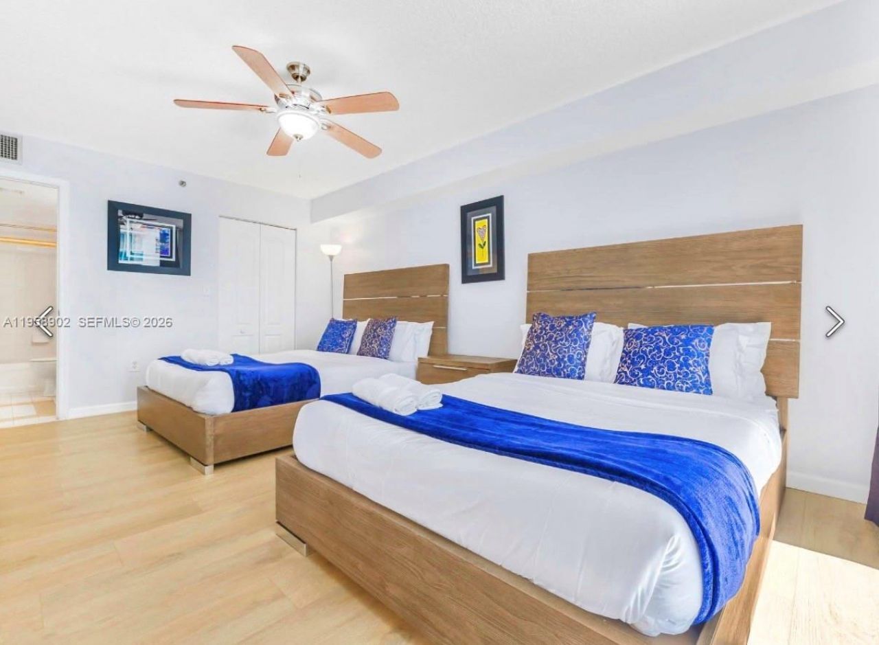 1200 Brickell Bay Dr, Unit 1509, Miami, FL 33131 Photo