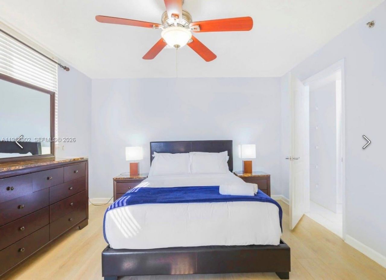 1200 Brickell Bay Dr, Unit 1509, Miami, FL 33131 Photo