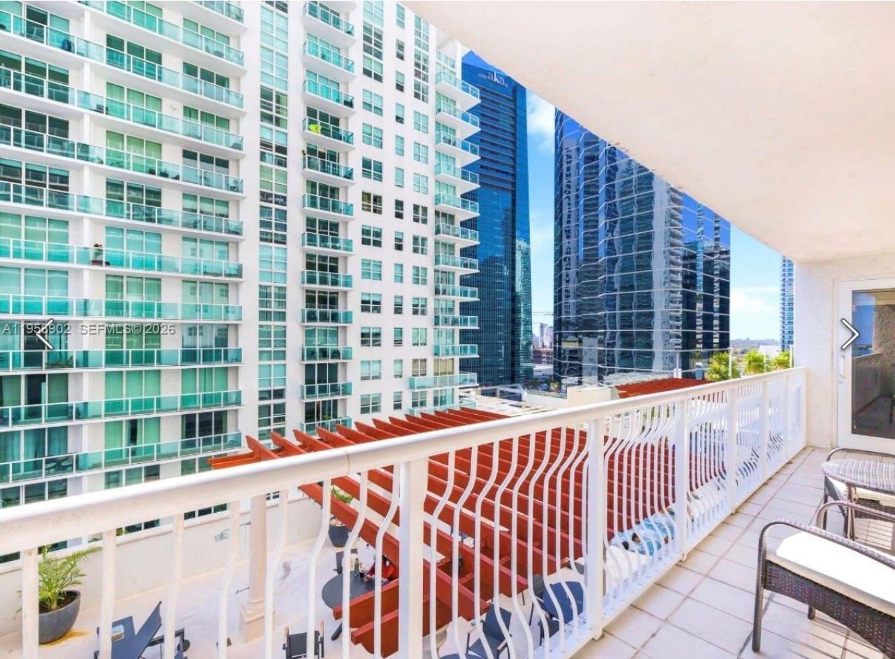 1200 Brickell Bay Dr, Unit 1509, Miami, FL 33131 Photo