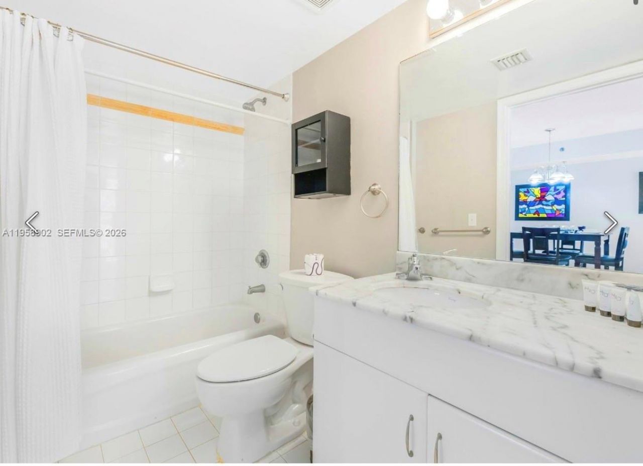 1200 Brickell Bay Dr, Unit 1509, Miami, FL 33131 Photo