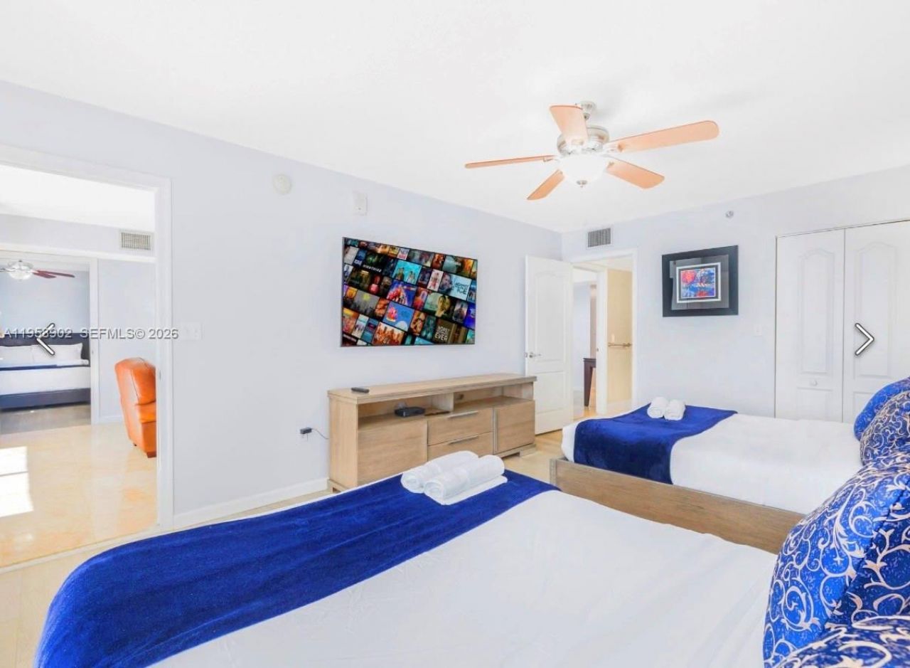 1200 Brickell Bay Dr, Unit 1509, Miami, FL 33131 Photo