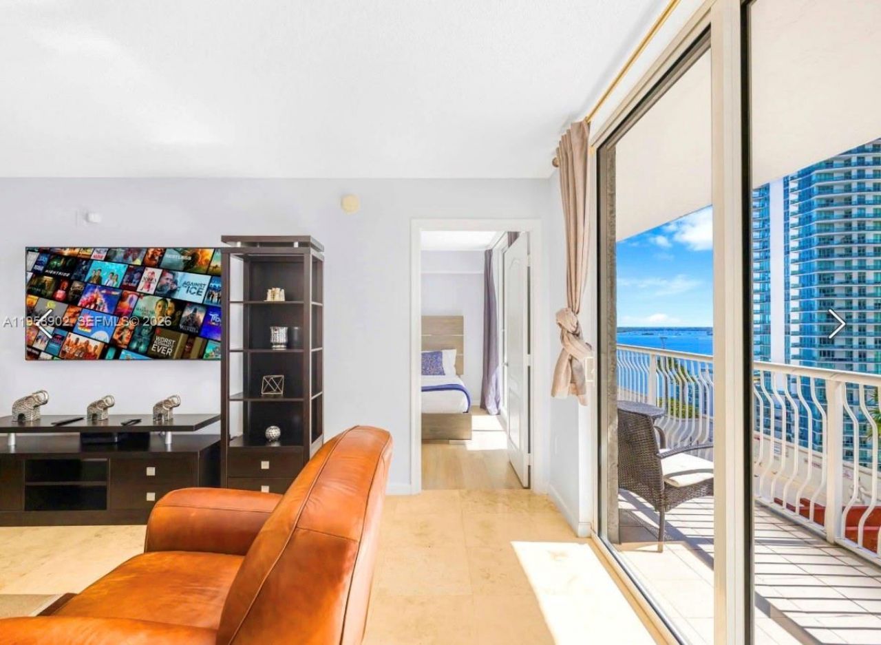 1200 Brickell Bay Dr, Unit 1509, Miami, FL 33131 Photo