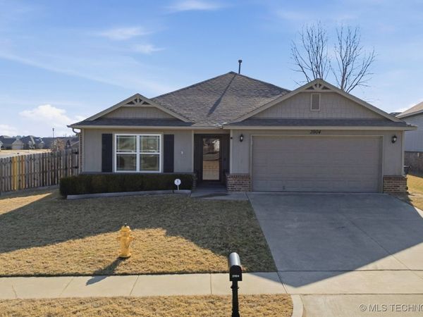 3904 W 104th Street S, Jenks, OK 74037