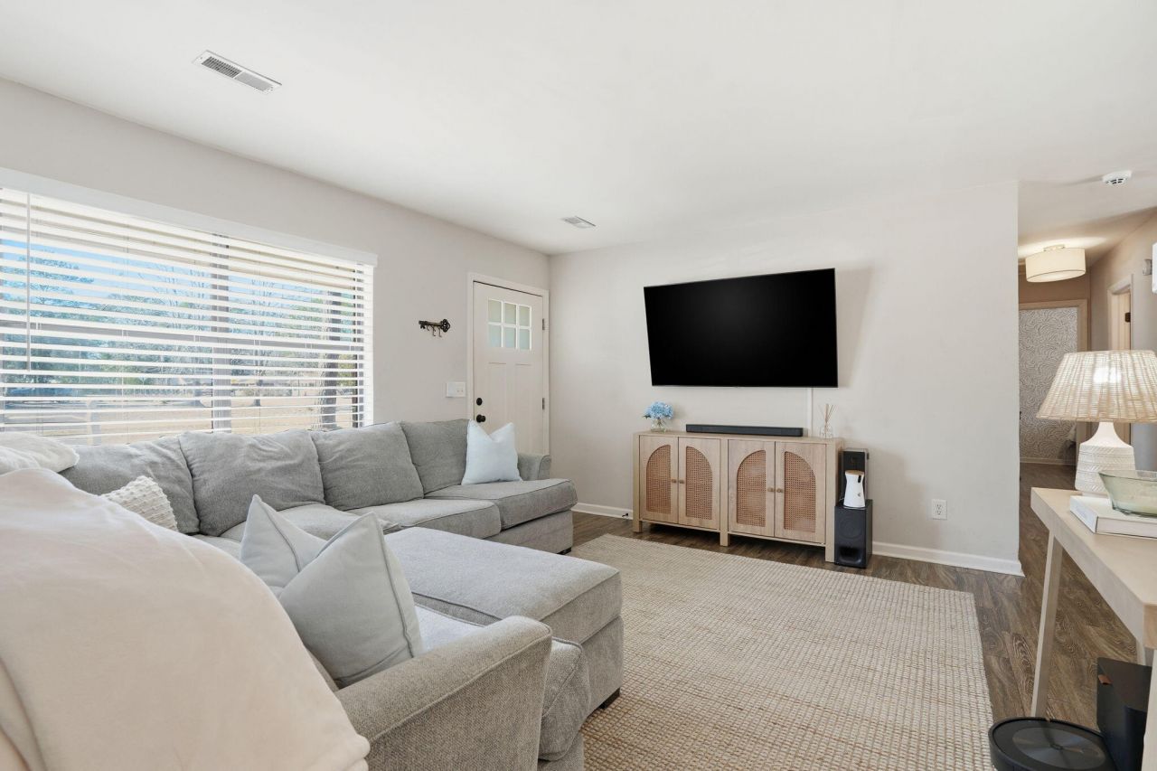 1533 Langston Drive Photo 5