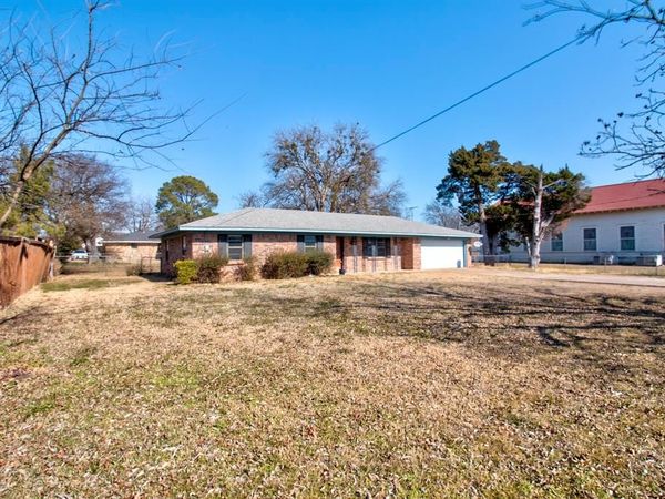 305 Gene Autry Drive, Tioga, TX 76271