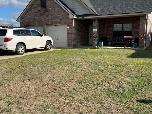 1393 Woodlands DR, Kyle, TX 78640