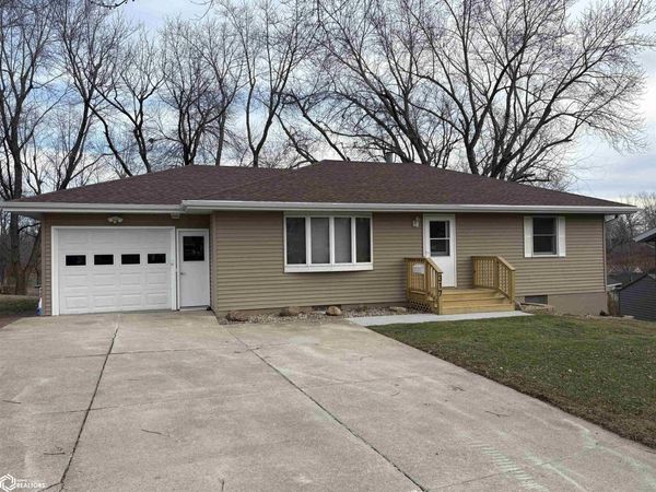 317 Arthur Neu Drive, Carroll, IA 51401