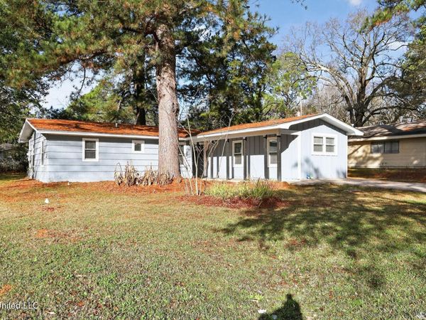 367 Queen Julianna Lane, Jackson, MS 39209
