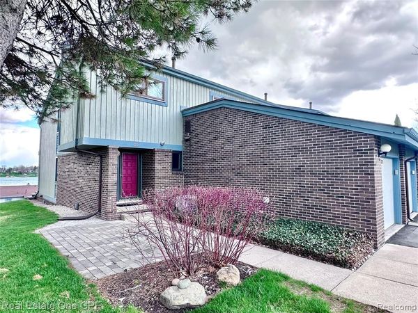 1715 River Road, St. Clair Twp, MI 48079