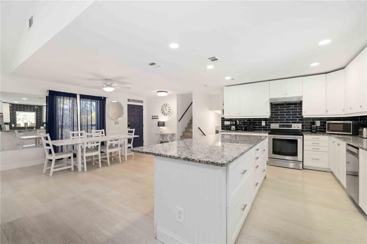 8004 22nd Avenue W, Bradenton, FL 34209 Photo