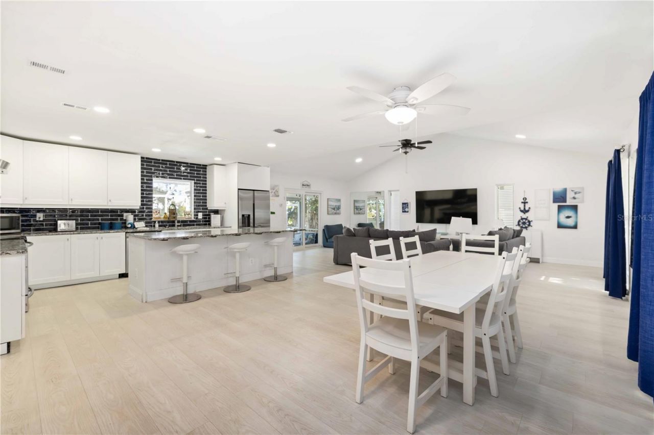 8004 22nd Avenue W, Bradenton, FL 34209 Photo