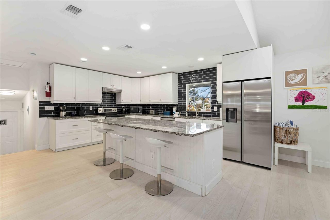 8004 22nd Avenue W, Bradenton, FL 34209 Photo