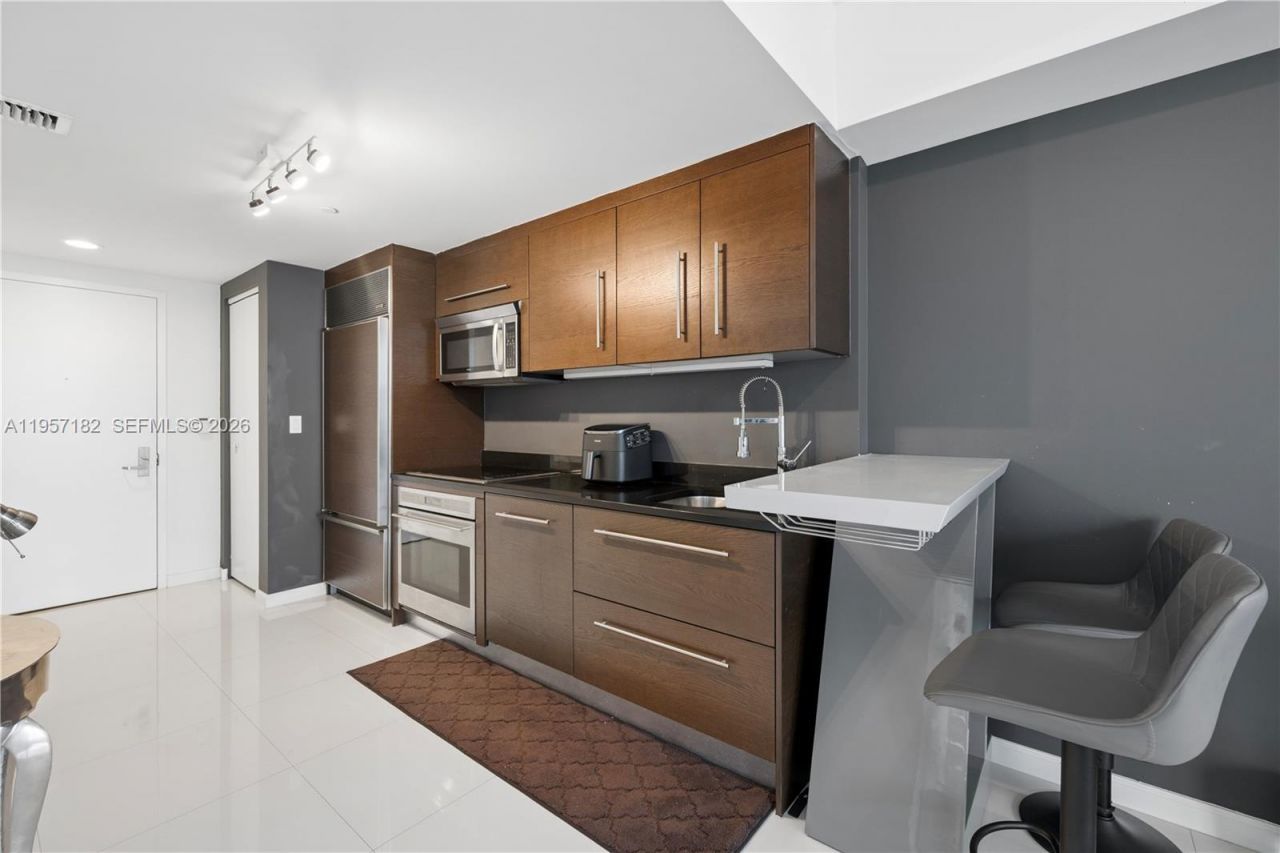 465 Brickell Ave , Unit 3804, Miami, FL 33131 Photo