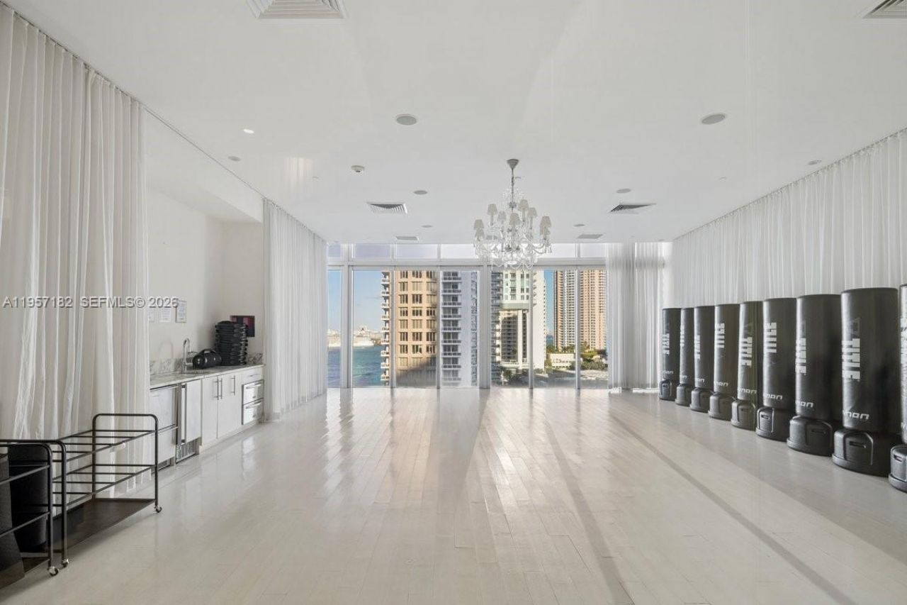 465 Brickell Ave , Unit 3804, Miami, FL 33131 Photo