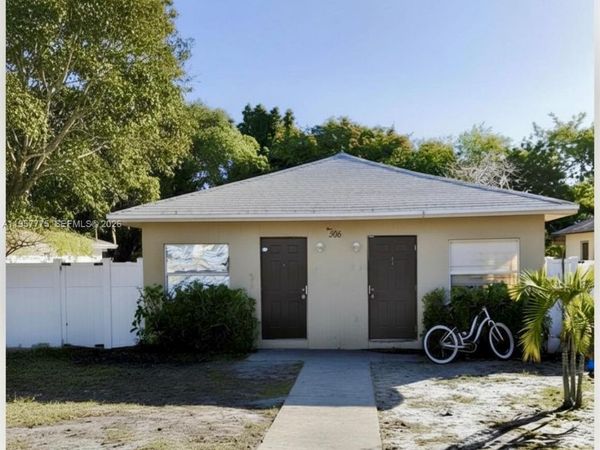 338 SW 1st Ter, Deerfield Beach, FL 33441