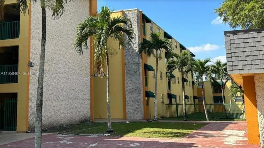 606 W 81st St , Unit 307, Hialeah, FL 33014 Photo