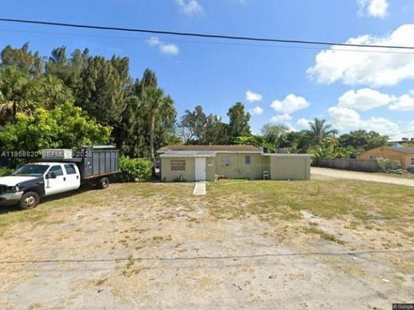 700 SW 8th St, Pompano Beach, FL 33060