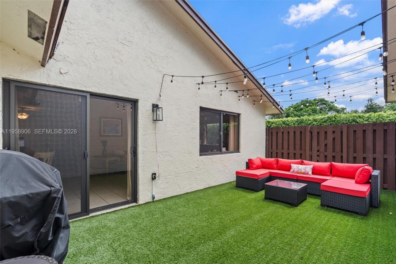 6710 S Parkway Dr , Unit 3-11, Margate, FL 33068 Photo