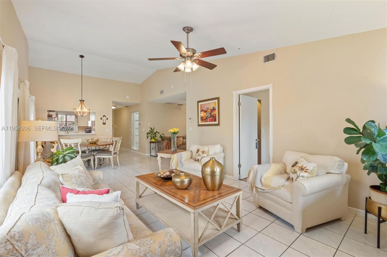 6710 S Parkway Dr , Unit 3-11, Margate, FL 33068 Photo