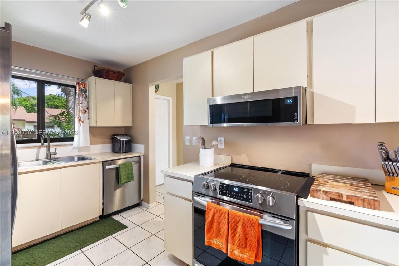 6710 S Parkway Dr , Unit 3-11, Margate, FL 33068 Photo