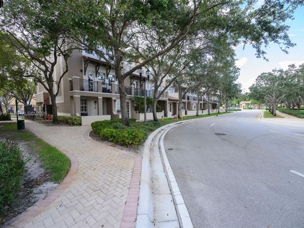 430 SW 147th Ave, Unit 430, Pembroke Pines, FL 33027