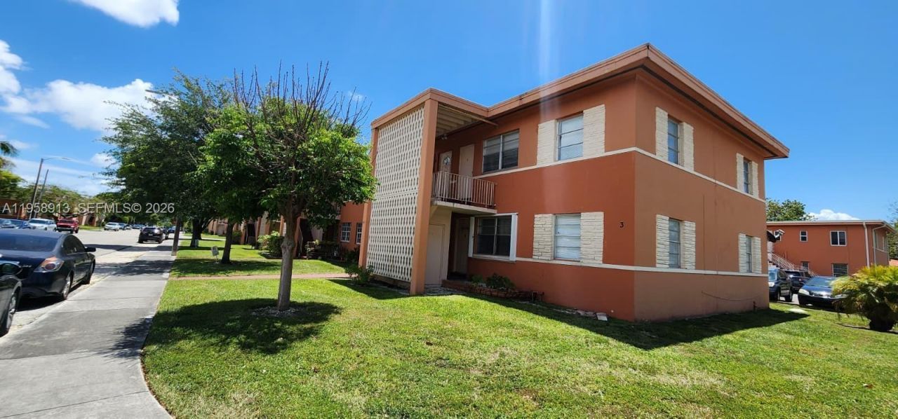 3670 SW 10th St, Unit 10B, Miami, FL 33135 Photo