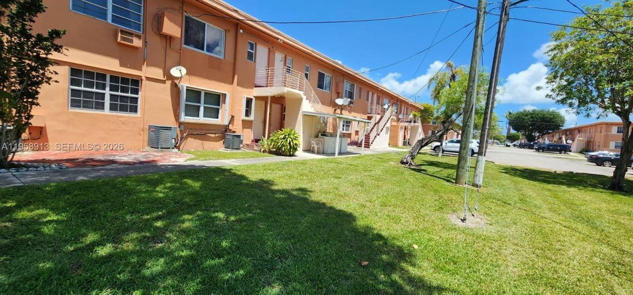 3670 SW 10th St, Unit 10B, Miami, FL 33135 Photo