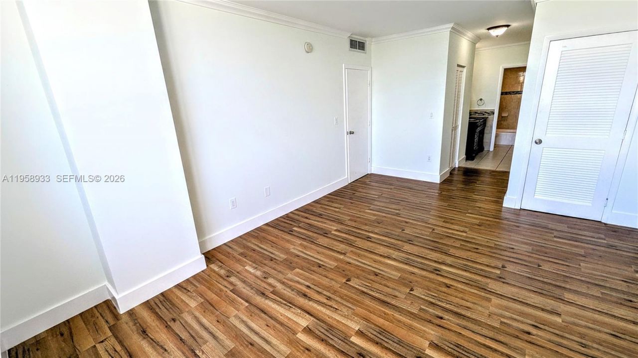 300 Bayview Dr, Unit 206, Sunny Isles Beach, FL 33160 Photo