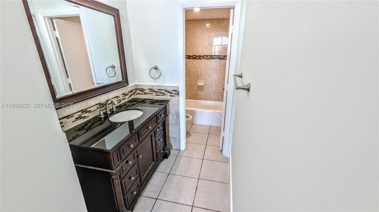 300 Bayview Dr, Unit 206, Sunny Isles Beach, FL 33160 Photo