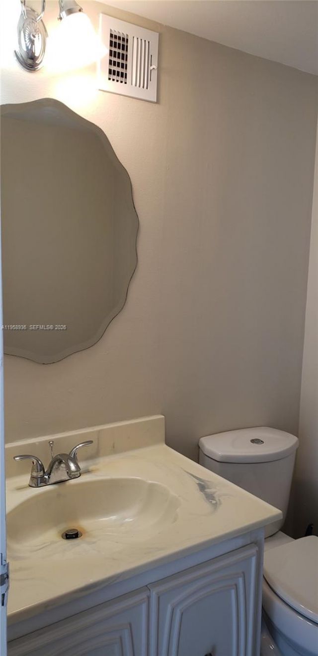 851 Three Islands Blvd, Unit 502, Hallandale Beach, FL 33009 Photo