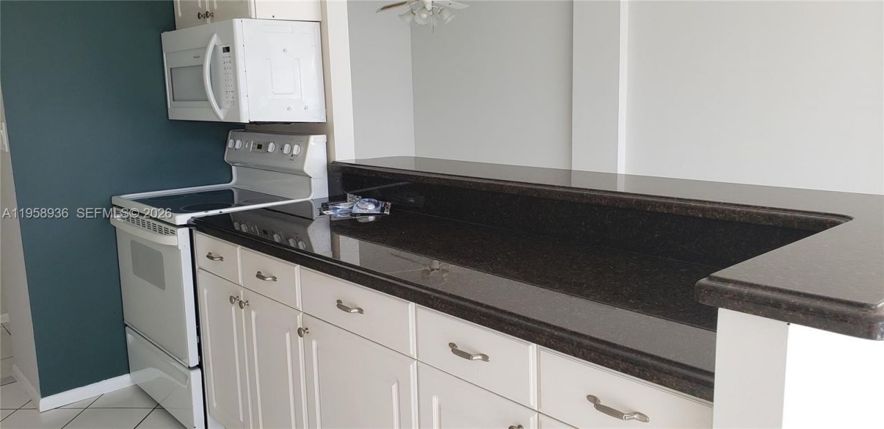 851 Three Islands Blvd, Unit 502, Hallandale Beach, FL 33009 Photo