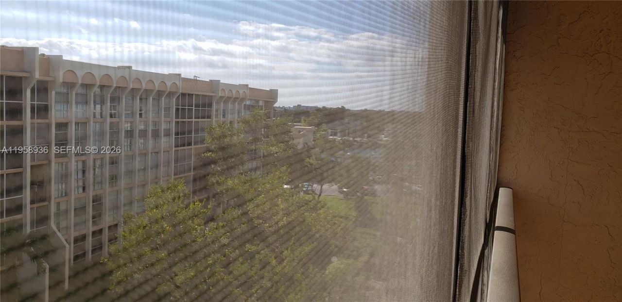 851 Three Islands Blvd, Unit 502, Hallandale Beach, FL 33009 Photo