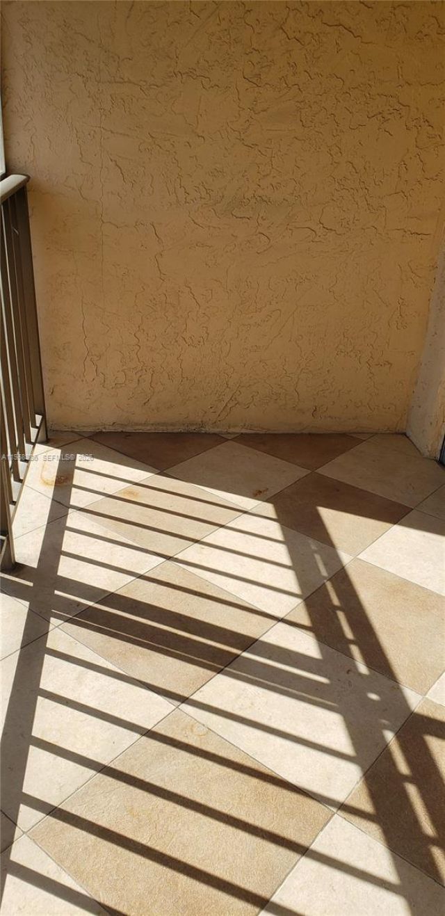 851 Three Islands Blvd, Unit 502, Hallandale Beach, FL 33009 Photo