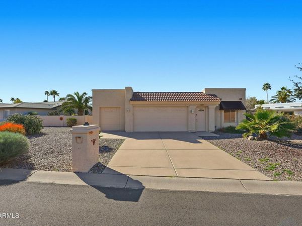 26402 S LAKEMONT Drive, Sun Lakes, AZ 85248