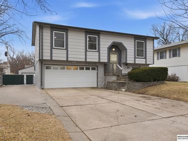 7026 N 65th Street, Omaha, NE 68152
