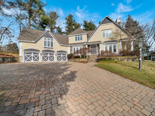 4 Andover Country Club Ln, Andover, MA 01810