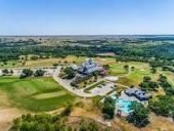 6532 Ladybank Court W, Cleburne, TX 76033