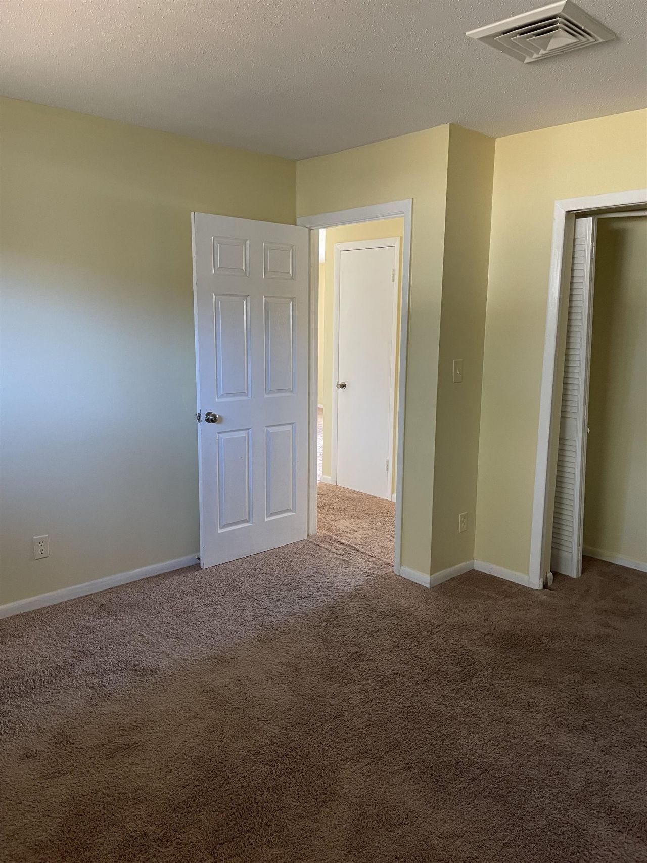 2000 Greens Blvd. Photo 12