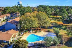 2000 Greens Blvd. photo 4