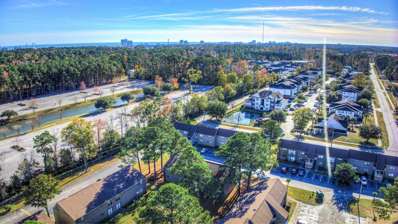 2000 Greens Blvd. Photo 4