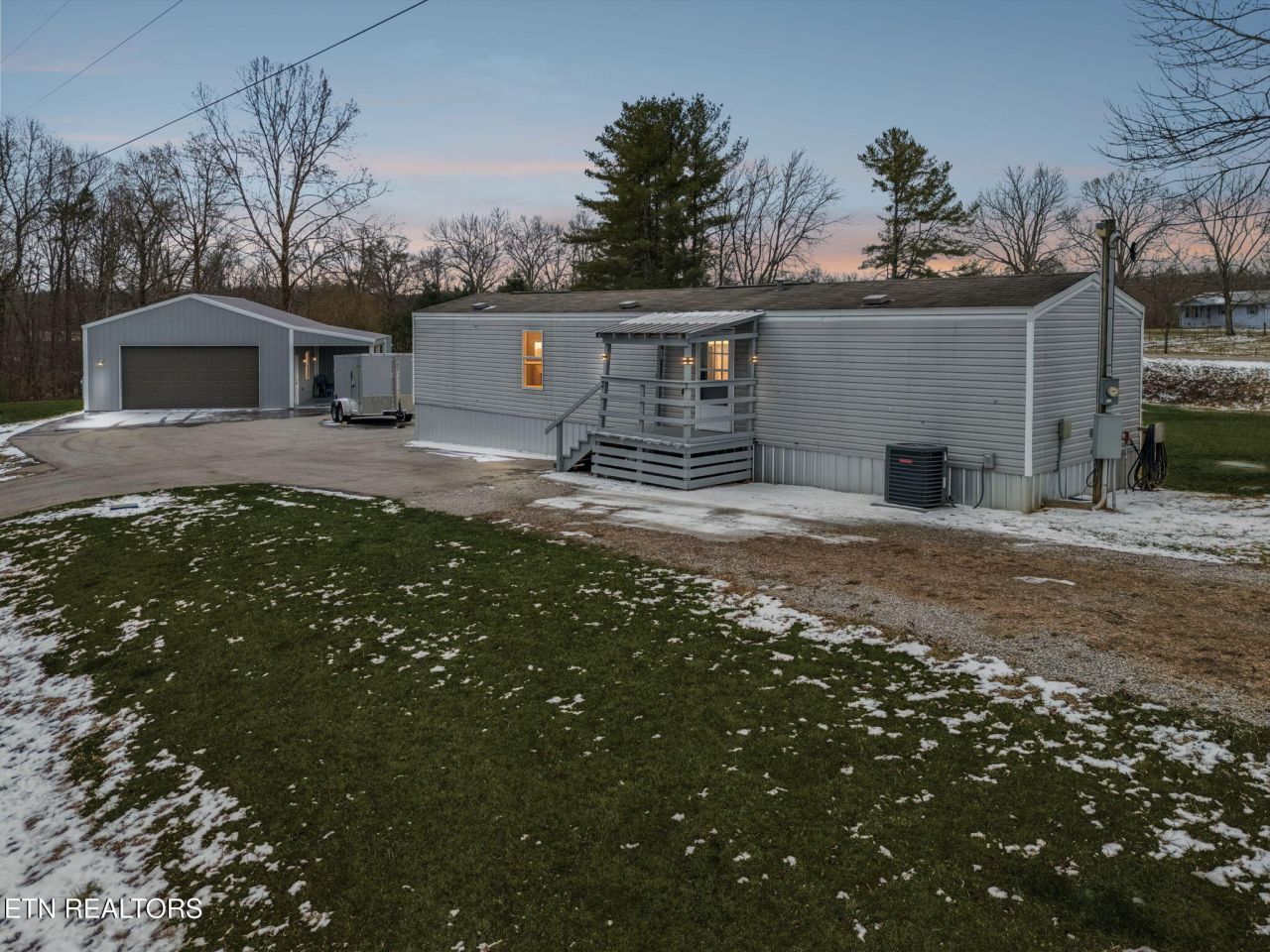 106 Oak Hill Drive, Jamestown, TN 38556 Main Photo