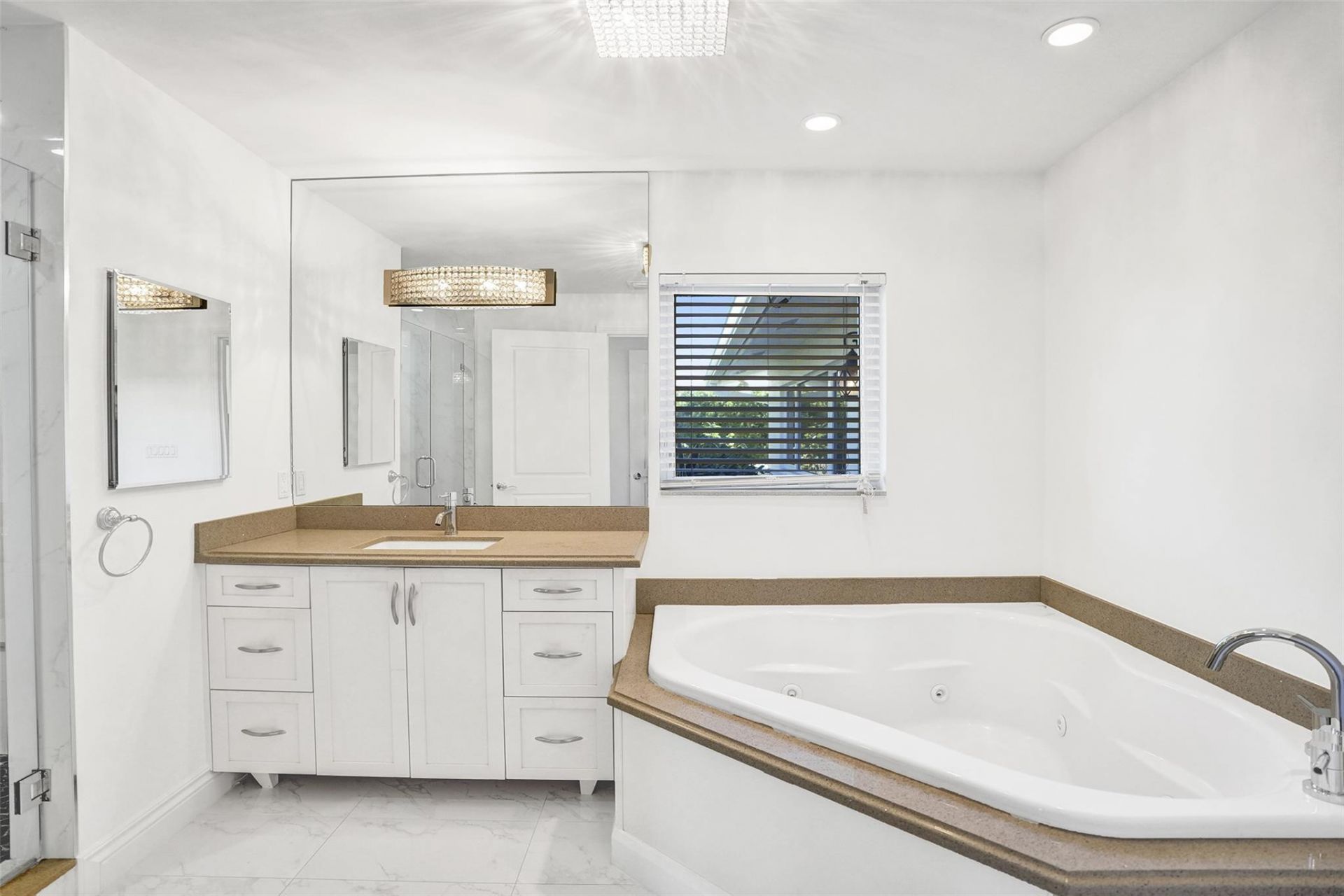 26 Cayuga Rd, Sea Ranch Lakes, FL 33308 Photo