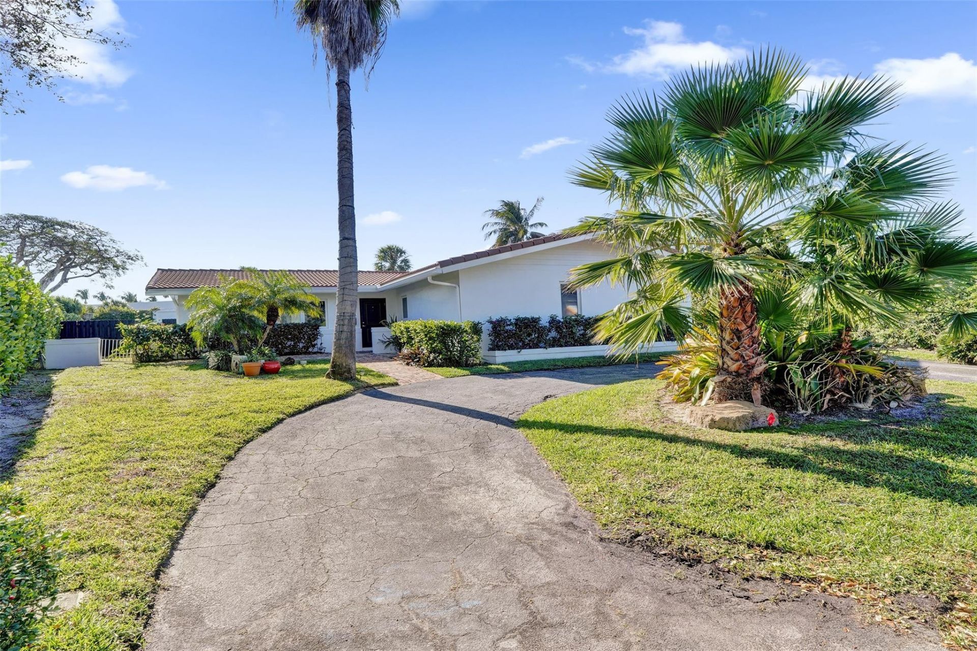 26 Cayuga Rd, Sea Ranch Lakes, FL 33308 Photo