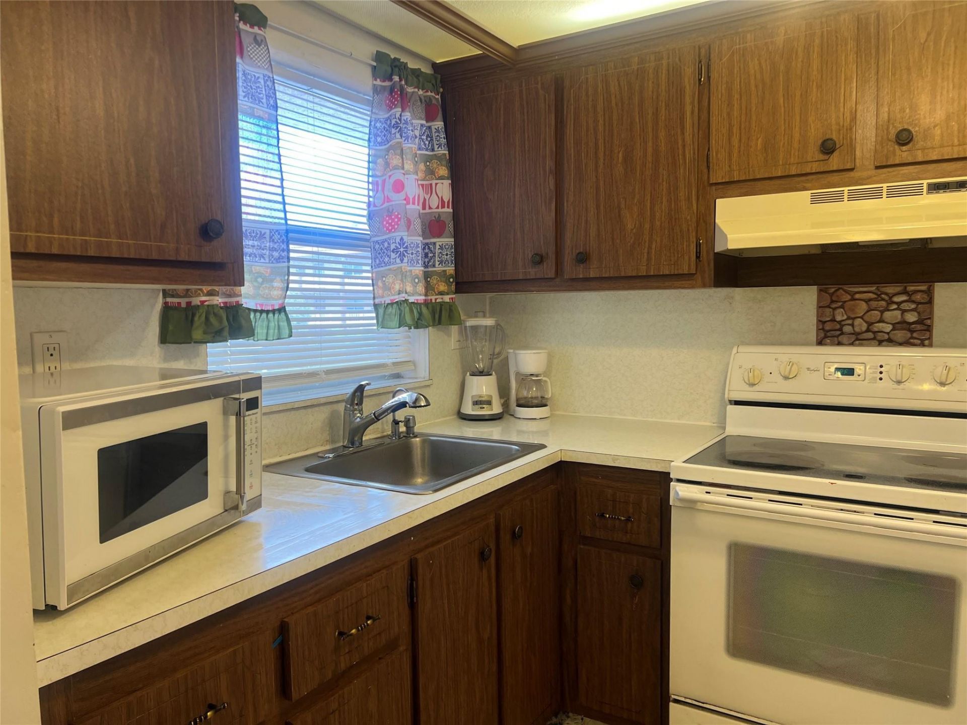 9420 Sunrise Lakes Blvd, Unit 212, Sunrise, FL 33322 Photo