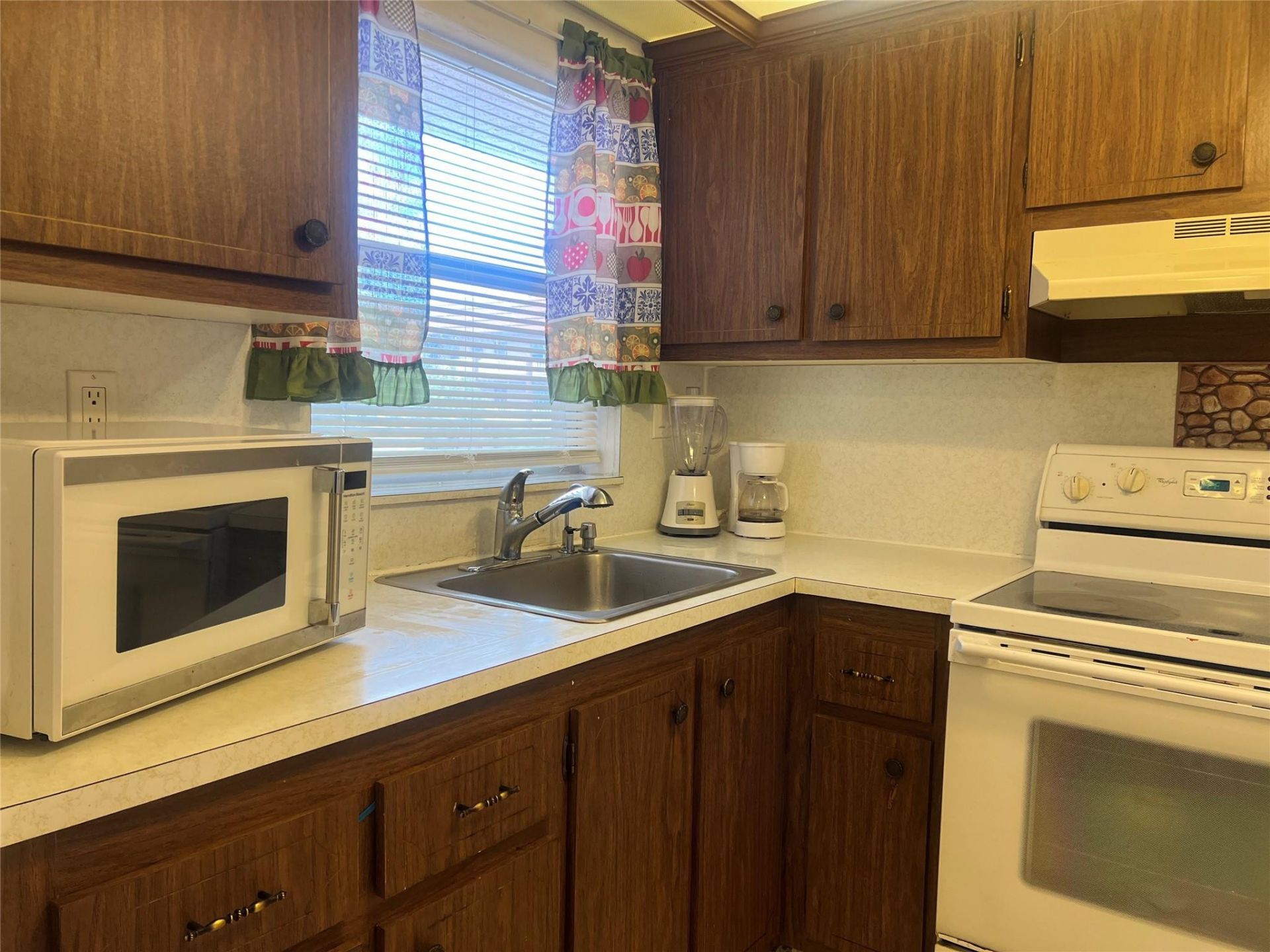 9420 Sunrise Lakes Blvd, Unit 212, Sunrise, FL 33322 Photo